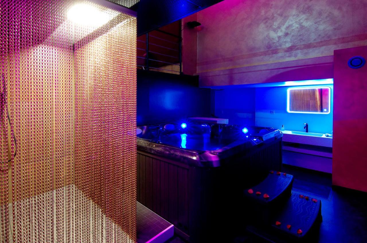 Mieuxqualhotel Jacuzzi Privatif Love Room Bordeaux Exterior photo
